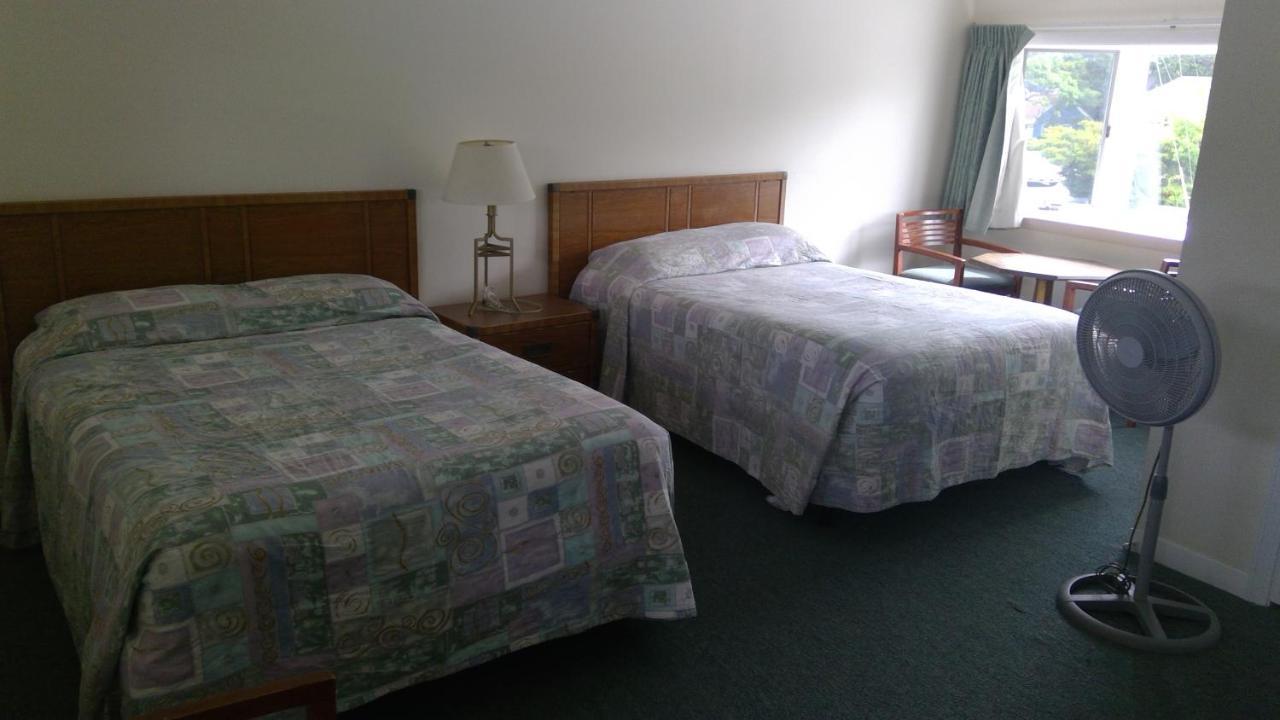 Village Green Motel Yarmouth Port Kültér fotó